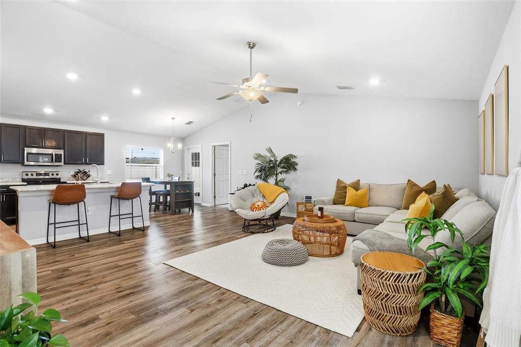 For Sale: $310,500 (3 beds, 2 baths, 1513 Square Feet)