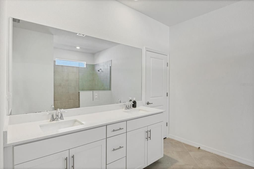 В аренду: $3,000 (3 спален, 3 ванн, 2214 Квадратных фут)