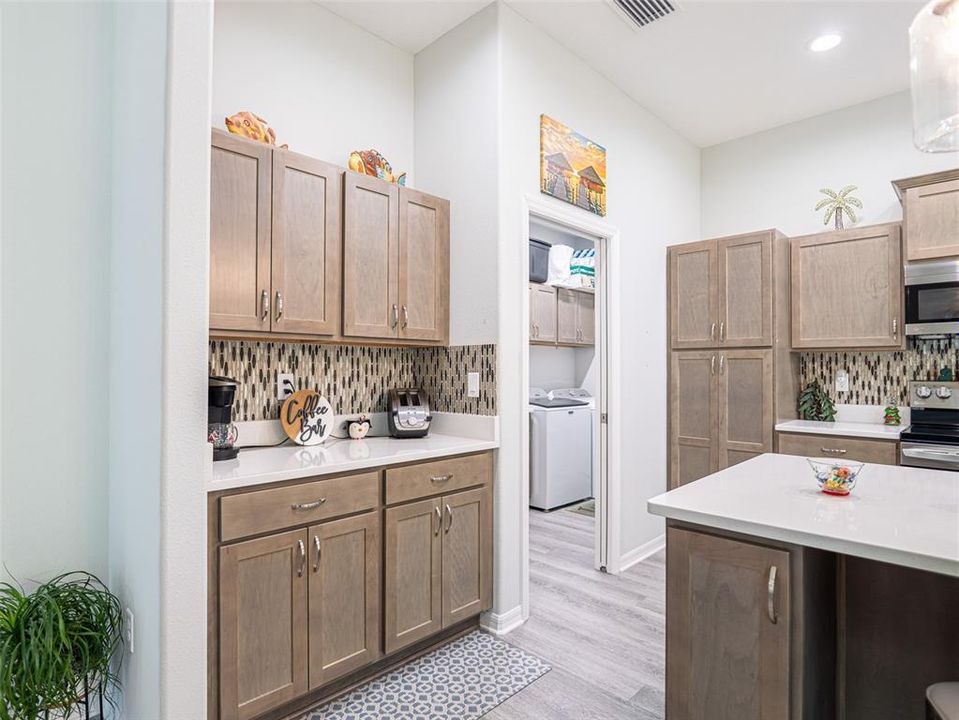 En Venta: $419,000 (3 camas, 2 baños, 1918 Pies cuadrados)