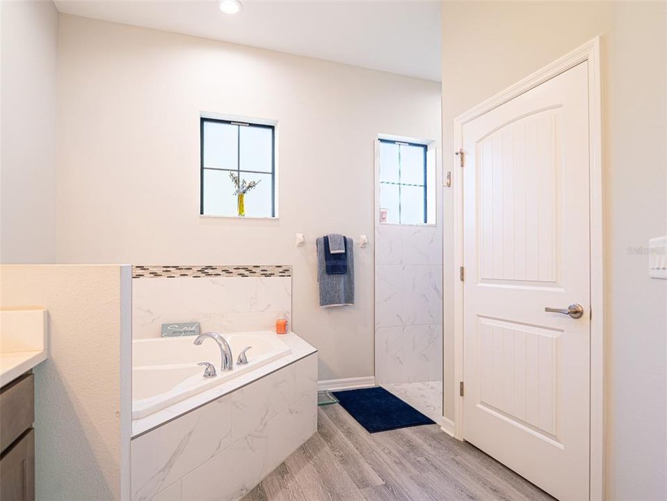 En Venta: $419,000 (3 camas, 2 baños, 1918 Pies cuadrados)