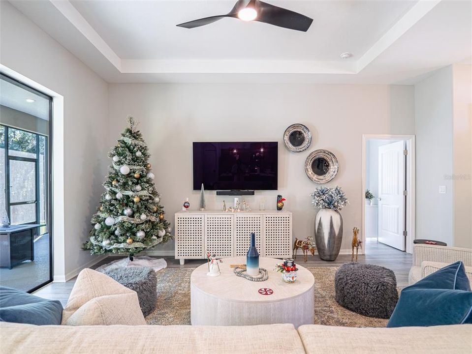 En Venta: $419,000 (3 camas, 2 baños, 1918 Pies cuadrados)