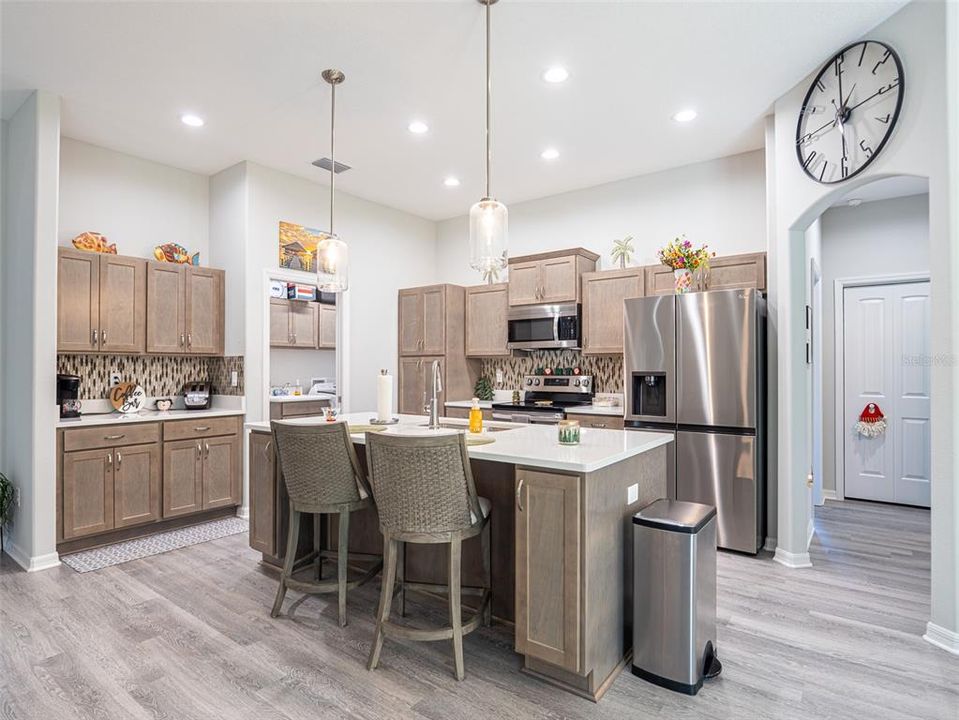 En Venta: $419,000 (3 camas, 2 baños, 1918 Pies cuadrados)