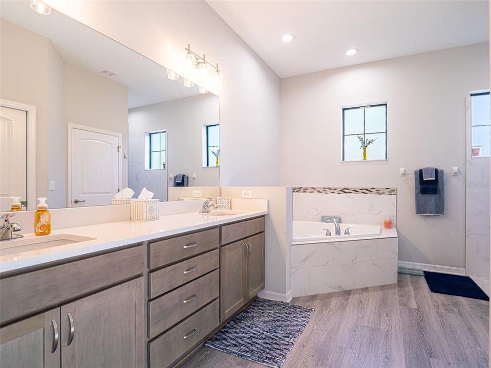 En Venta: $419,000 (3 camas, 2 baños, 1918 Pies cuadrados)