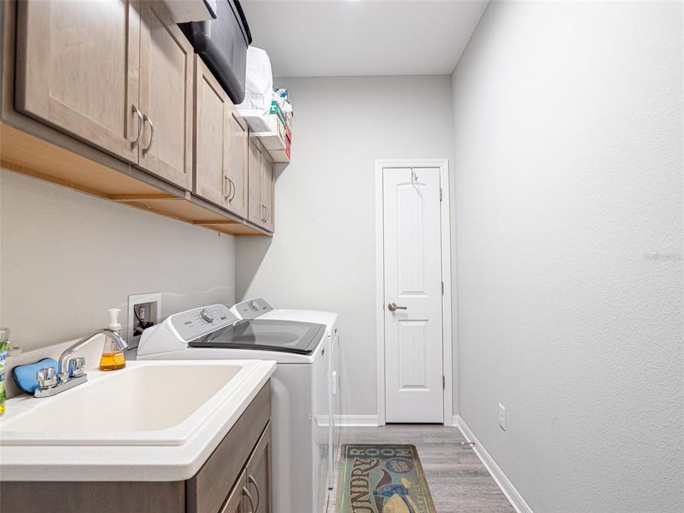 En Venta: $419,000 (3 camas, 2 baños, 1918 Pies cuadrados)