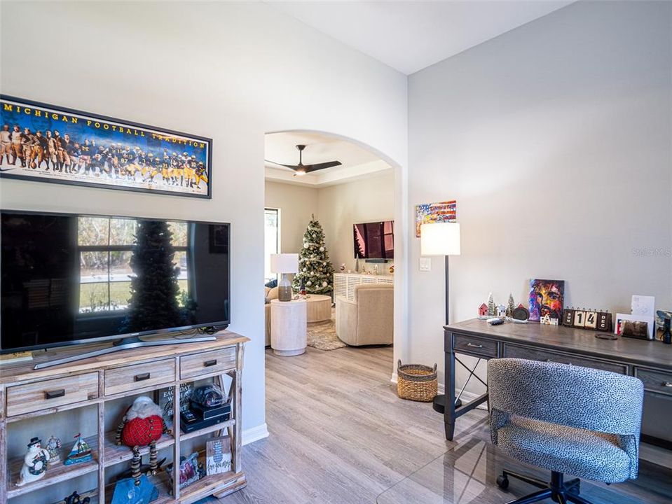 En Venta: $419,000 (3 camas, 2 baños, 1918 Pies cuadrados)