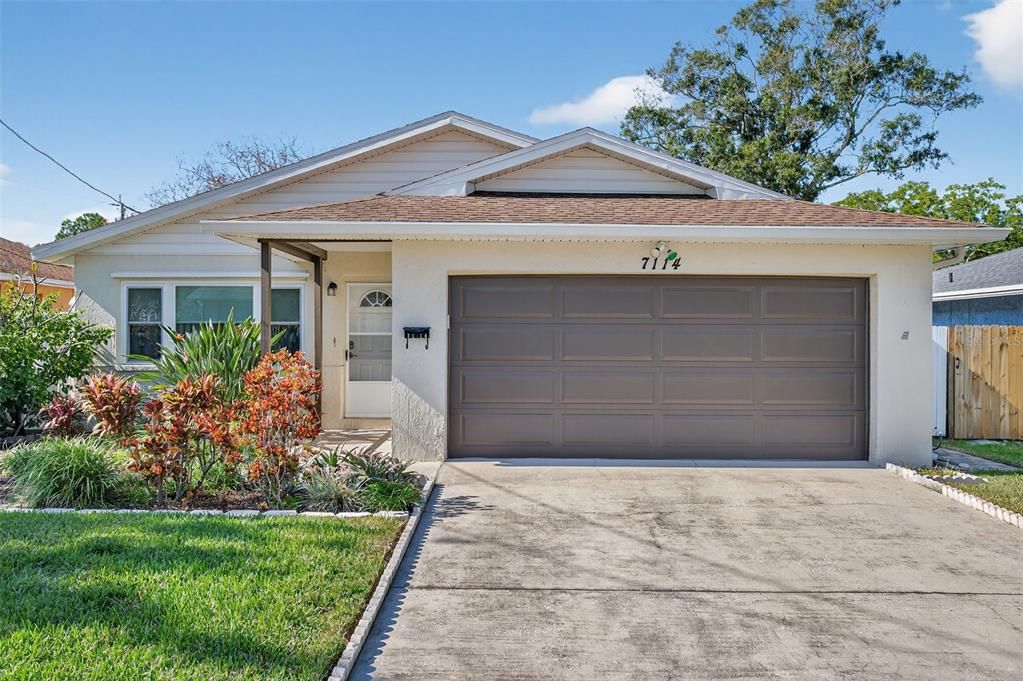 En Venta: $390,000 (3 camas, 2 baños, 1318 Pies cuadrados)