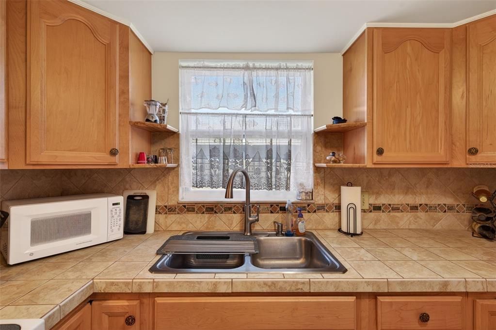 En Venta: $390,000 (3 camas, 2 baños, 1318 Pies cuadrados)