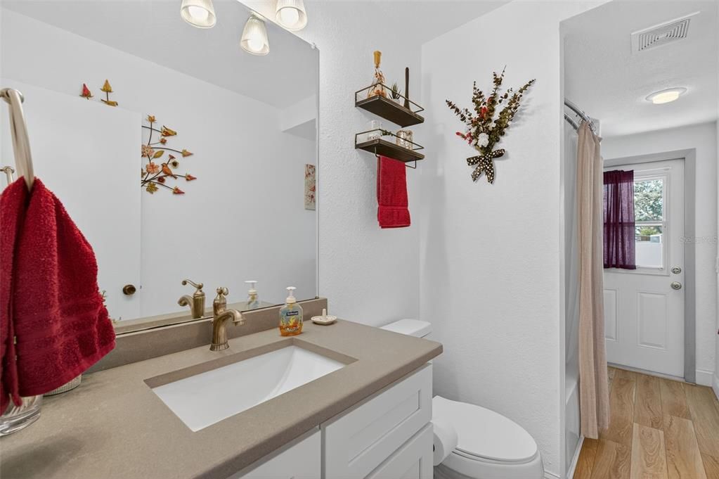 En Venta: $390,000 (3 camas, 2 baños, 1318 Pies cuadrados)