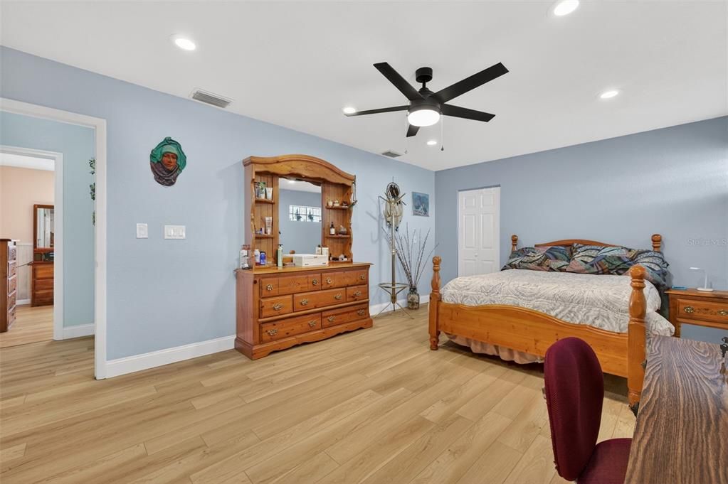 En Venta: $390,000 (3 camas, 2 baños, 1318 Pies cuadrados)