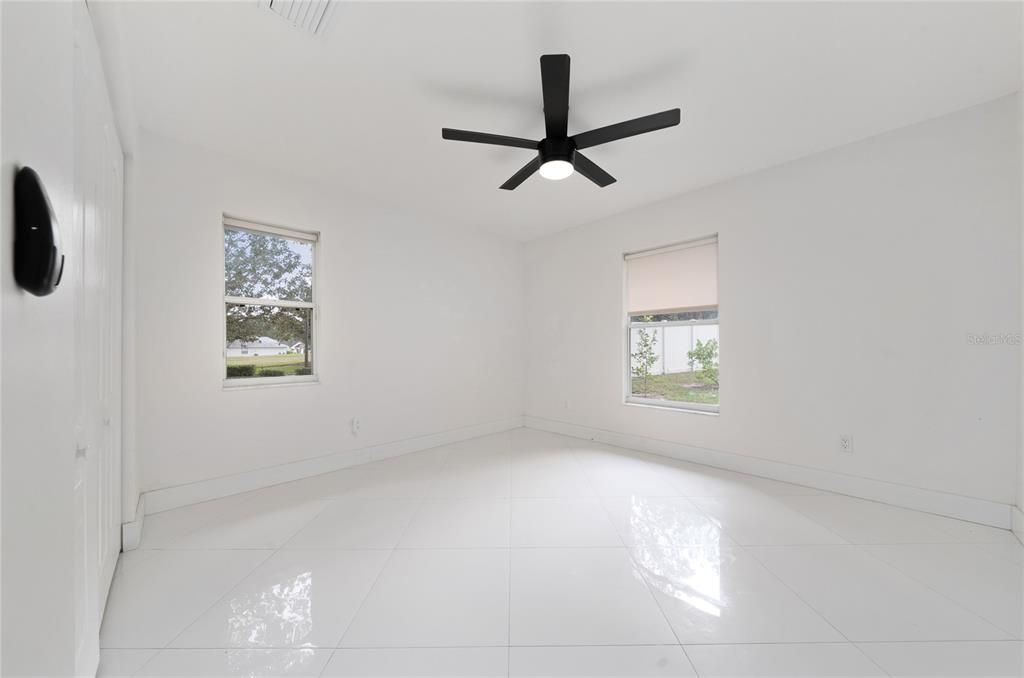 For Sale: $499,000 (3 beds, 2 baths, 1914 Square Feet)