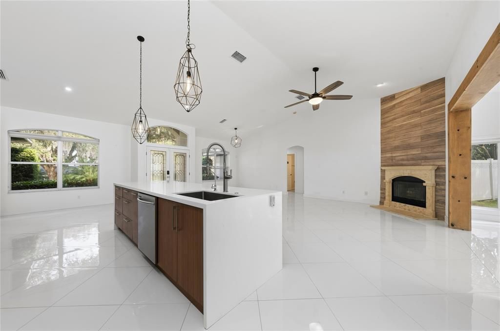 For Sale: $499,000 (3 beds, 2 baths, 1914 Square Feet)