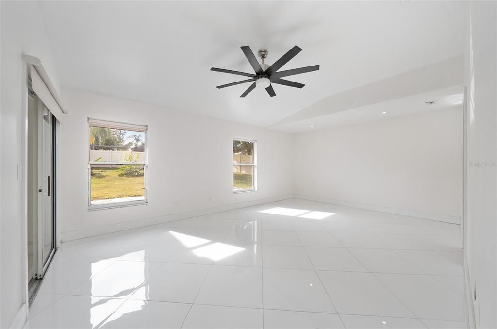 For Sale: $499,000 (3 beds, 2 baths, 1914 Square Feet)