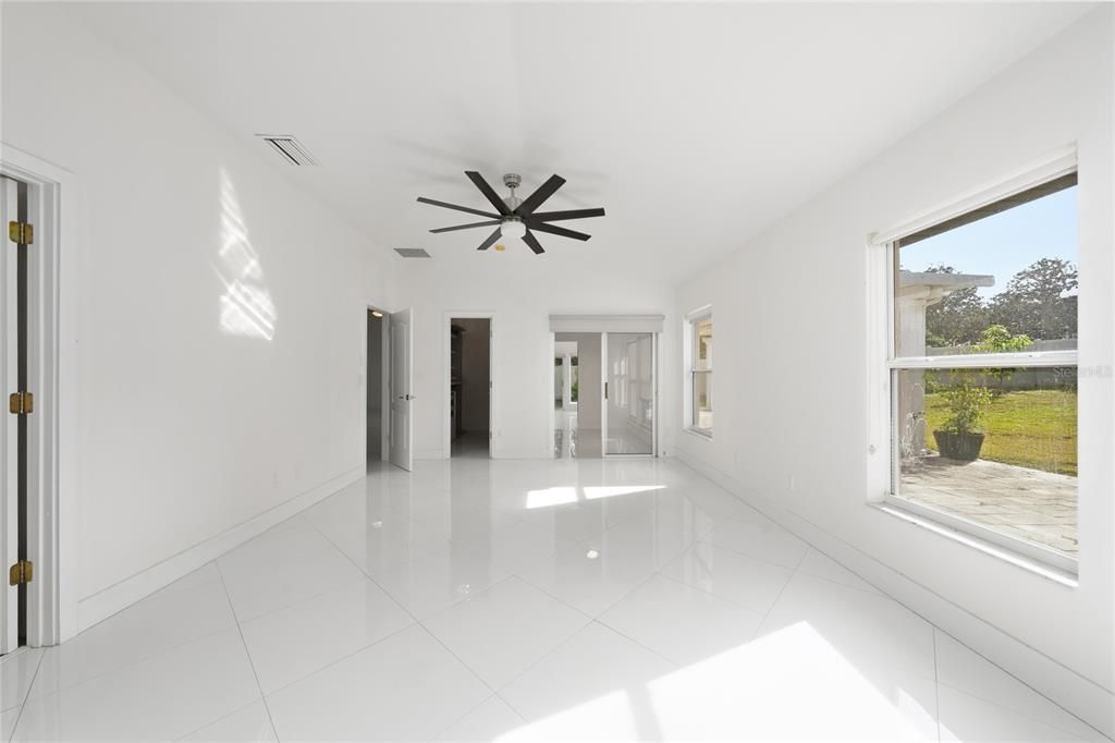 For Sale: $499,000 (3 beds, 2 baths, 1914 Square Feet)