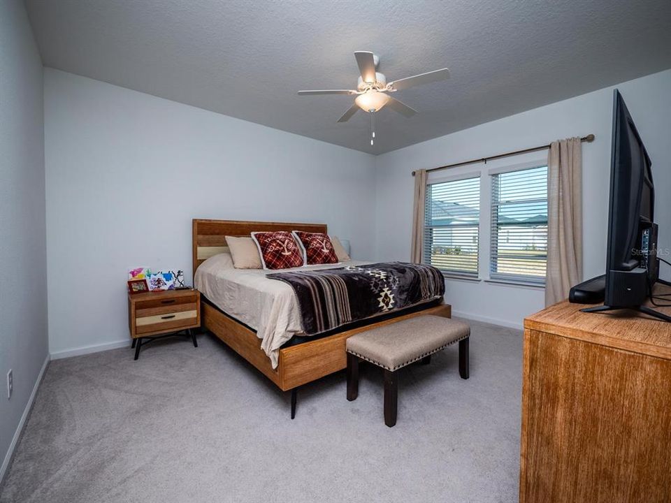 For Rent: $2,000 (3 beds, 2 baths, 1721 Square Feet)