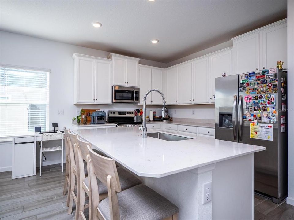 For Rent: $2,000 (3 beds, 2 baths, 1721 Square Feet)