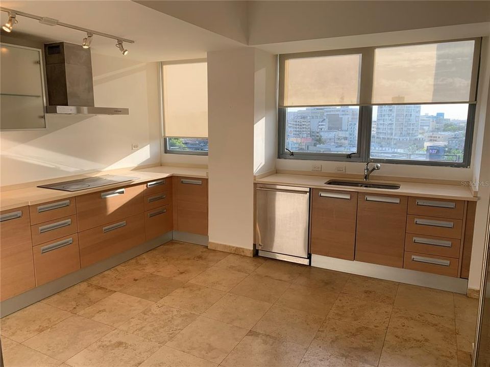 For Rent: $7,800 (4 beds, 3 baths, 2420 Square Feet)