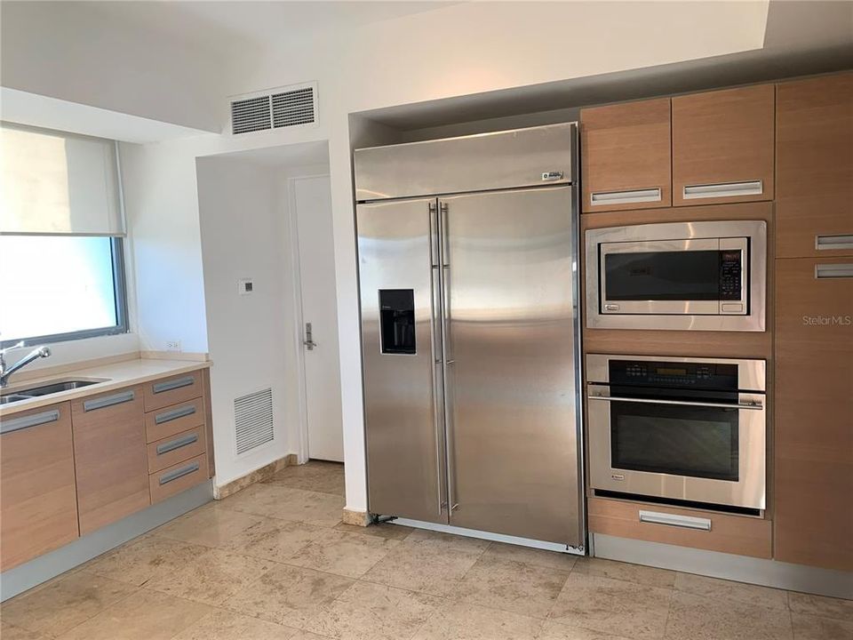 For Rent: $7,800 (4 beds, 3 baths, 2420 Square Feet)