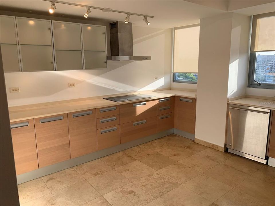 For Rent: $7,800 (4 beds, 3 baths, 2420 Square Feet)