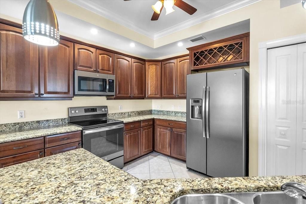 待售: $315,000 (2 贝兹, 2 浴室, 1563 平方英尺)