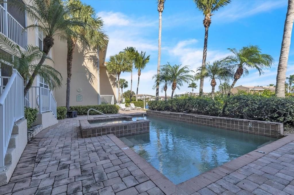 待售: $315,000 (2 贝兹, 2 浴室, 1563 平方英尺)