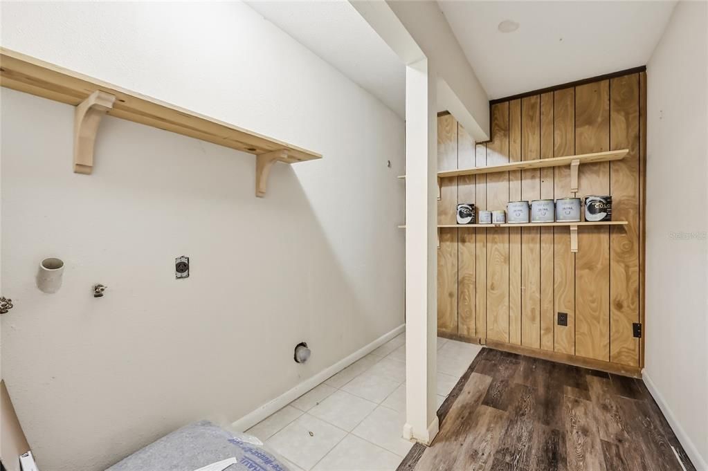 待售: $245,000 (3 贝兹, 2 浴室, 1375 平方英尺)