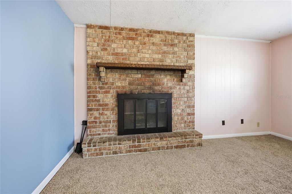 待售: $245,000 (3 贝兹, 2 浴室, 1375 平方英尺)