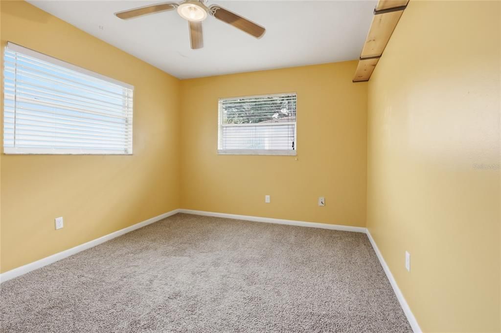 待售: $245,000 (3 贝兹, 2 浴室, 1375 平方英尺)