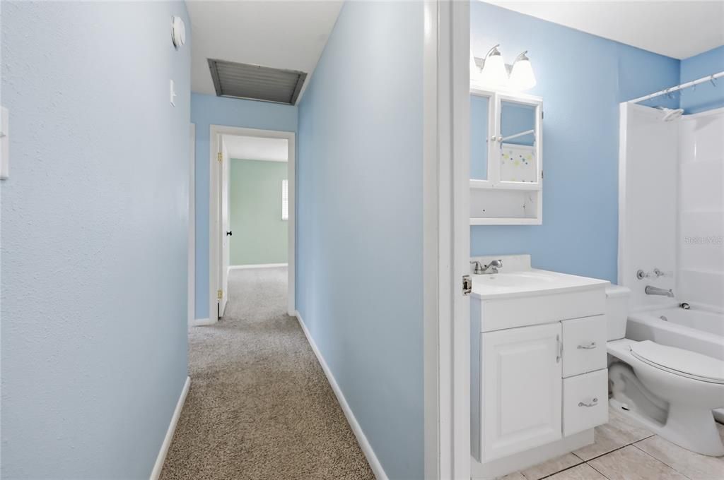 待售: $245,000 (3 贝兹, 2 浴室, 1375 平方英尺)