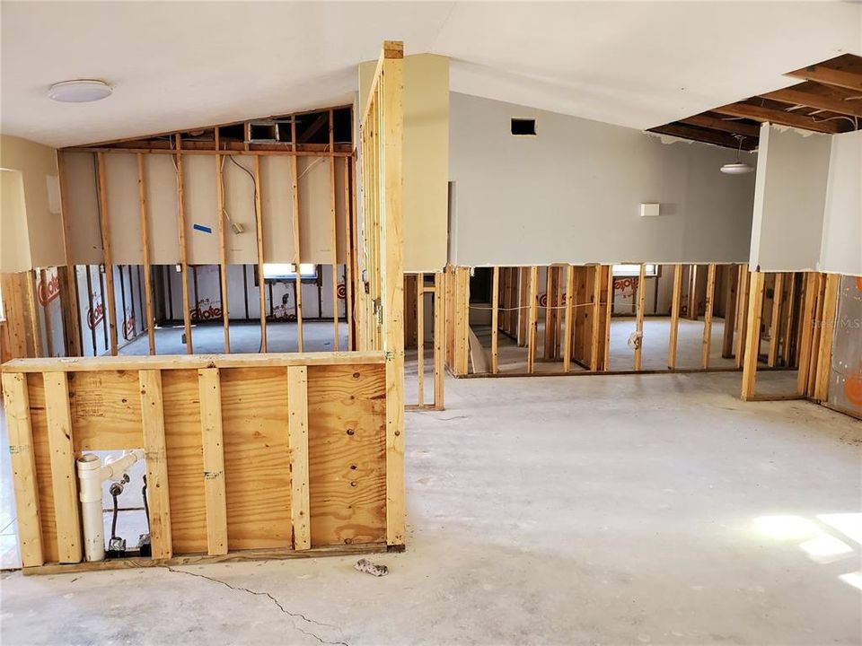 For Sale: $180,000 (3 beds, 2 baths, 1388 Square Feet)