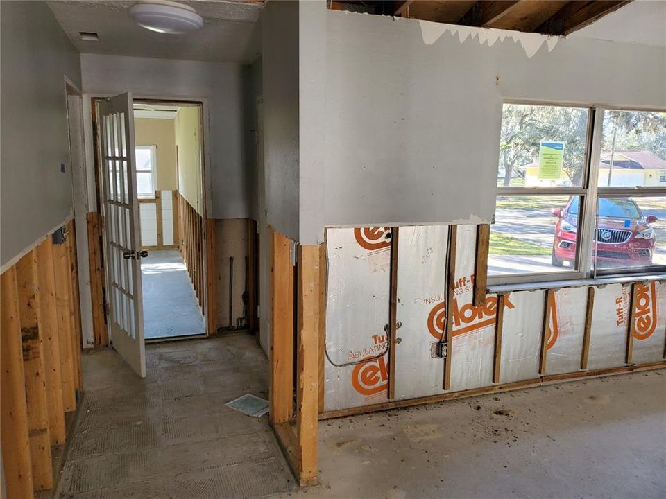 For Sale: $180,000 (3 beds, 2 baths, 1388 Square Feet)