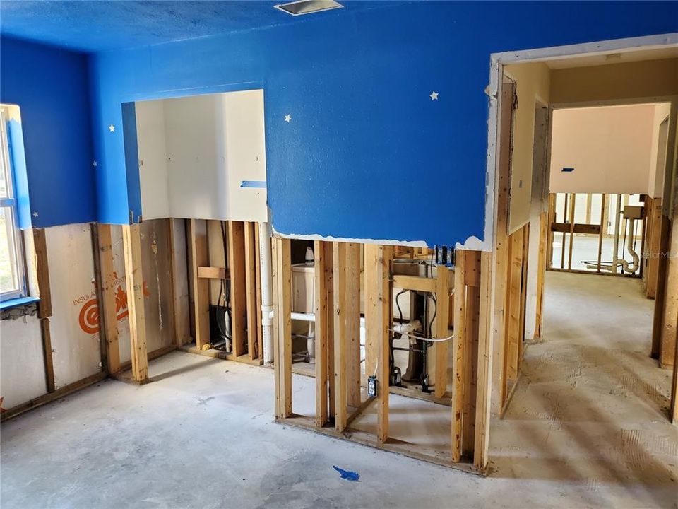 For Sale: $180,000 (3 beds, 2 baths, 1388 Square Feet)