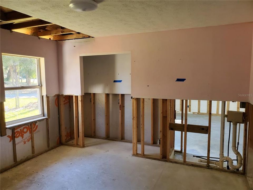 For Sale: $180,000 (3 beds, 2 baths, 1388 Square Feet)