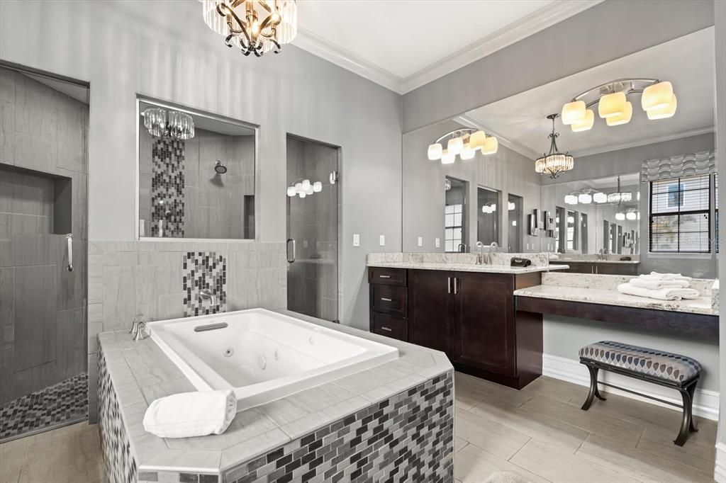 待售: $1,770,000 (8 贝兹, 8 浴室, 5591 平方英尺)