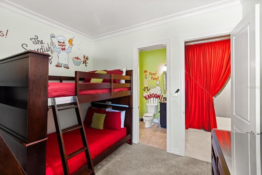 待售: $1,770,000 (8 贝兹, 8 浴室, 5591 平方英尺)