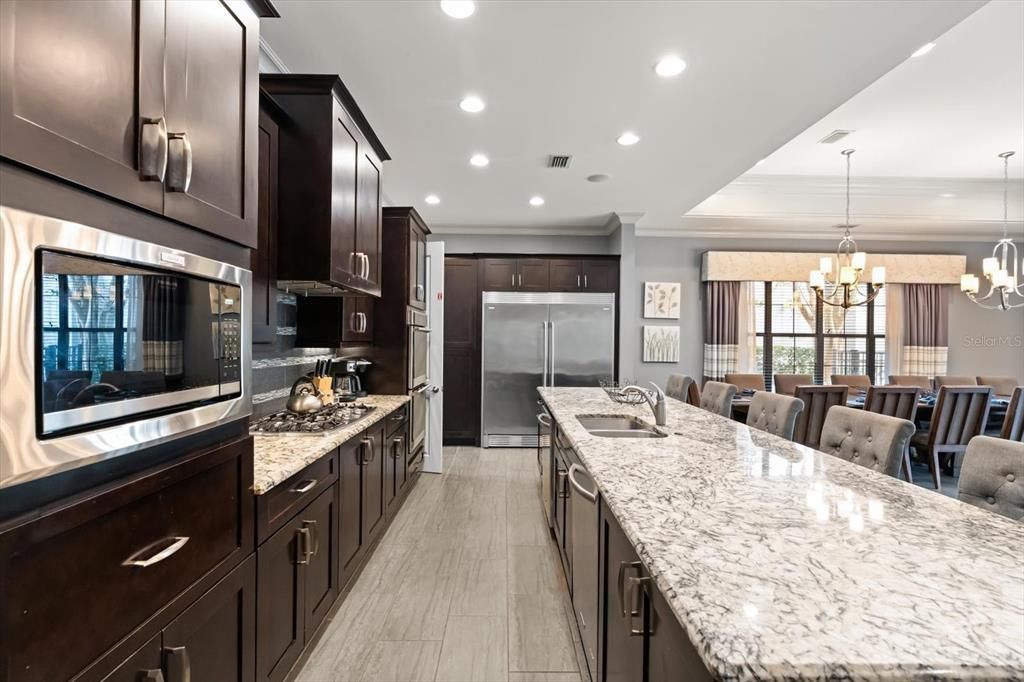 待售: $1,770,000 (8 贝兹, 8 浴室, 5591 平方英尺)