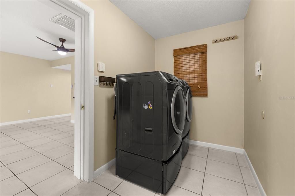 En Venta: $759,000 (4 camas, 3 baños, 2914 Pies cuadrados)