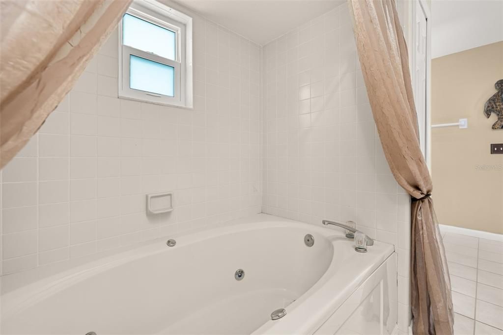 En Venta: $759,000 (4 camas, 3 baños, 2914 Pies cuadrados)