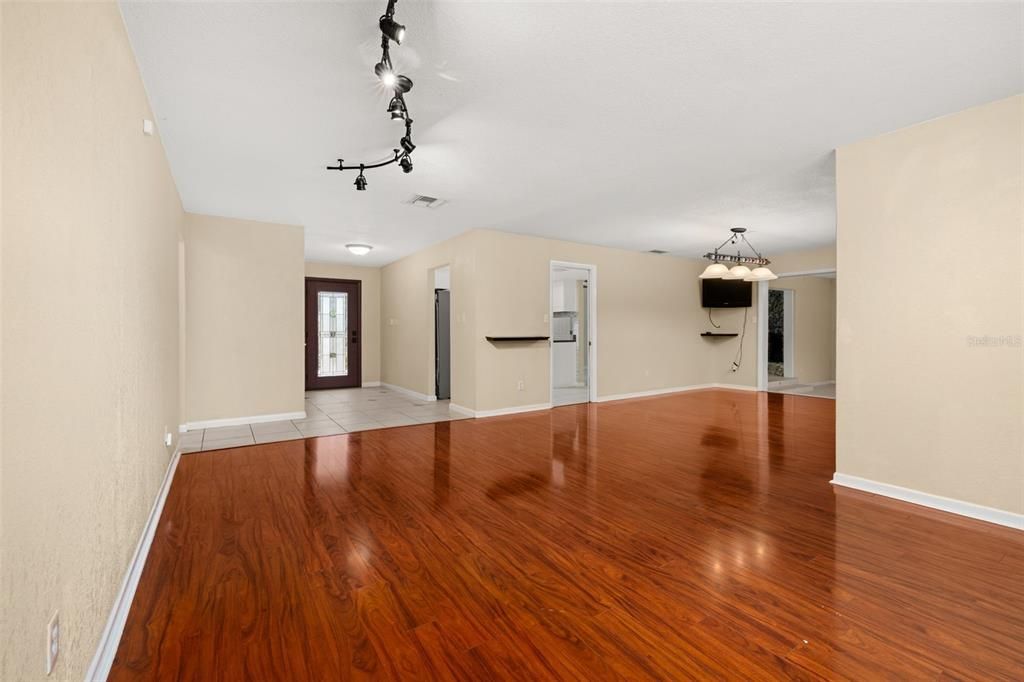 En Venta: $759,000 (4 camas, 3 baños, 2914 Pies cuadrados)