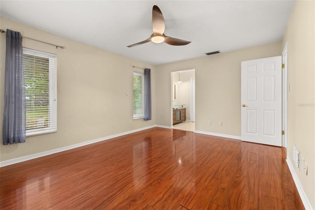 En Venta: $759,000 (4 camas, 3 baños, 2914 Pies cuadrados)