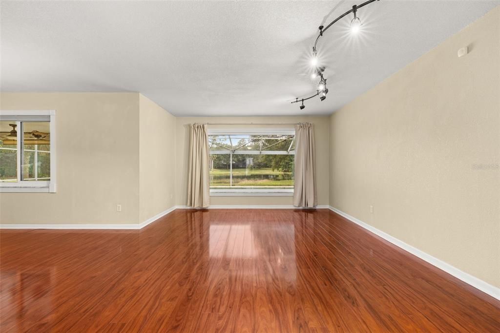 En Venta: $759,000 (4 camas, 3 baños, 2914 Pies cuadrados)