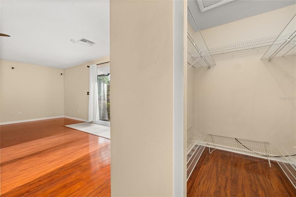 En Venta: $759,000 (4 camas, 3 baños, 2914 Pies cuadrados)