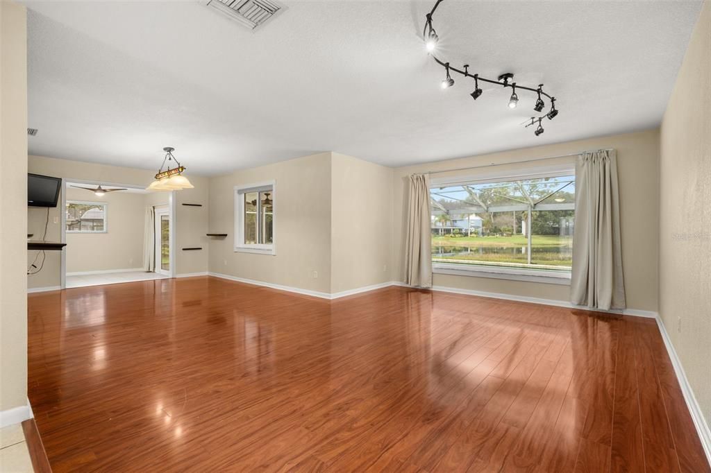 En Venta: $759,000 (4 camas, 3 baños, 2914 Pies cuadrados)