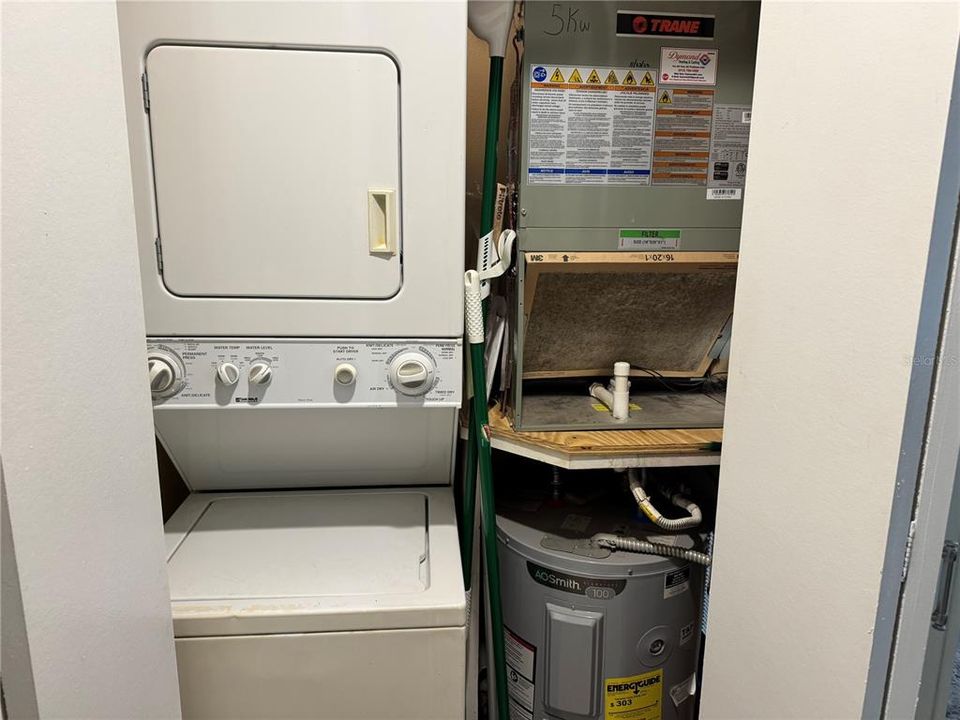 На продажу: $210,000 (1 спален, 1 ванн, 720 Квадратных фут)