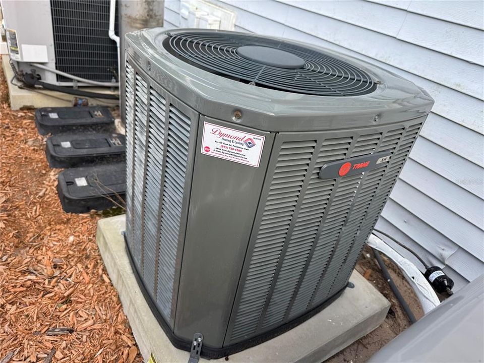 待售: $210,000 (1 贝兹, 1 浴室, 720 平方英尺)