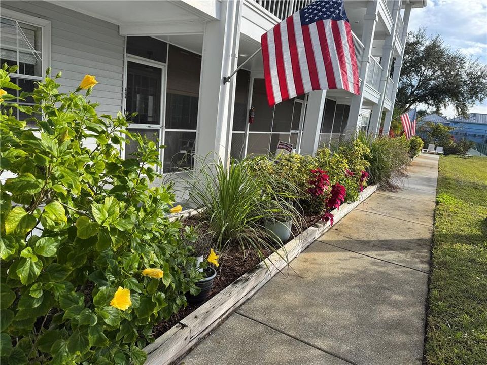 На продажу: $210,000 (1 спален, 1 ванн, 720 Квадратных фут)