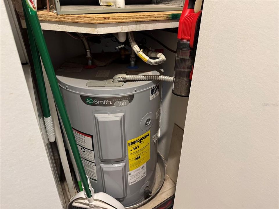 待售: $210,000 (1 贝兹, 1 浴室, 720 平方英尺)