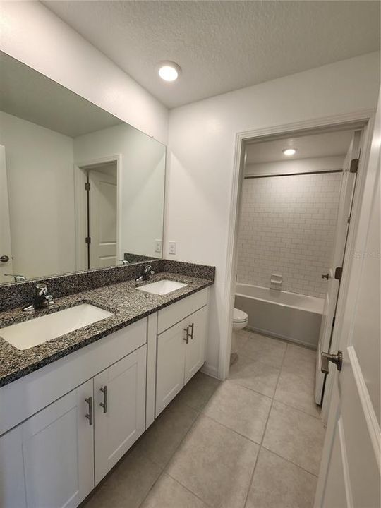 For Rent: $2,600 (5 beds, 2 baths, 2264 Square Feet)