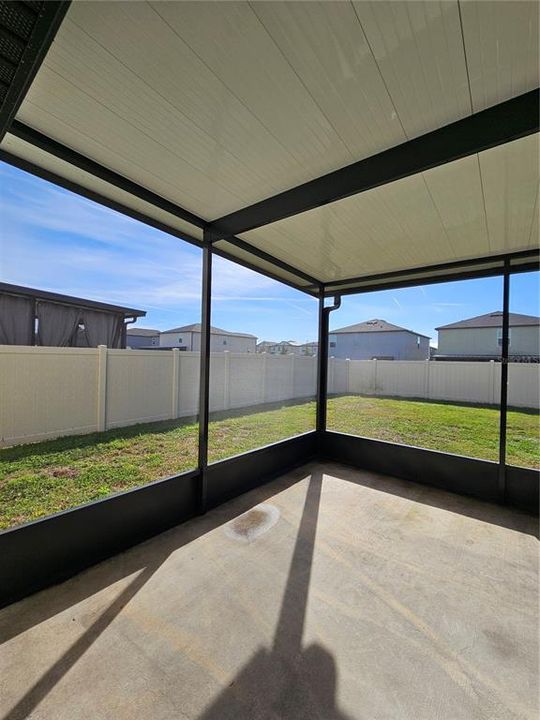 For Rent: $2,600 (5 beds, 2 baths, 2264 Square Feet)