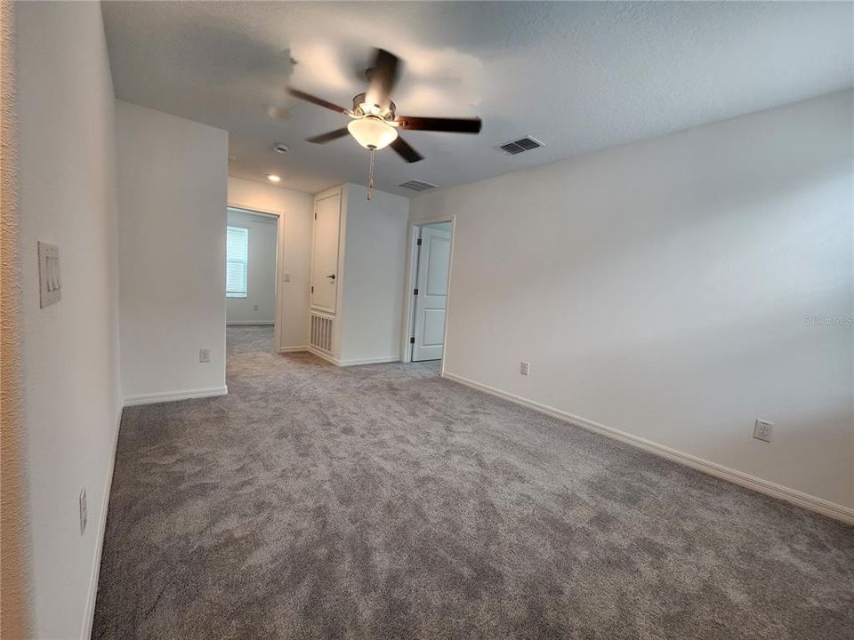 For Rent: $2,600 (5 beds, 2 baths, 2264 Square Feet)