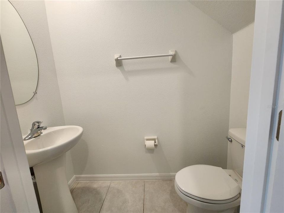 For Rent: $2,600 (5 beds, 2 baths, 2264 Square Feet)
